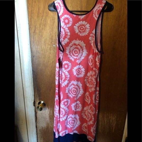 Lady’s dress - Picture 2 of 4